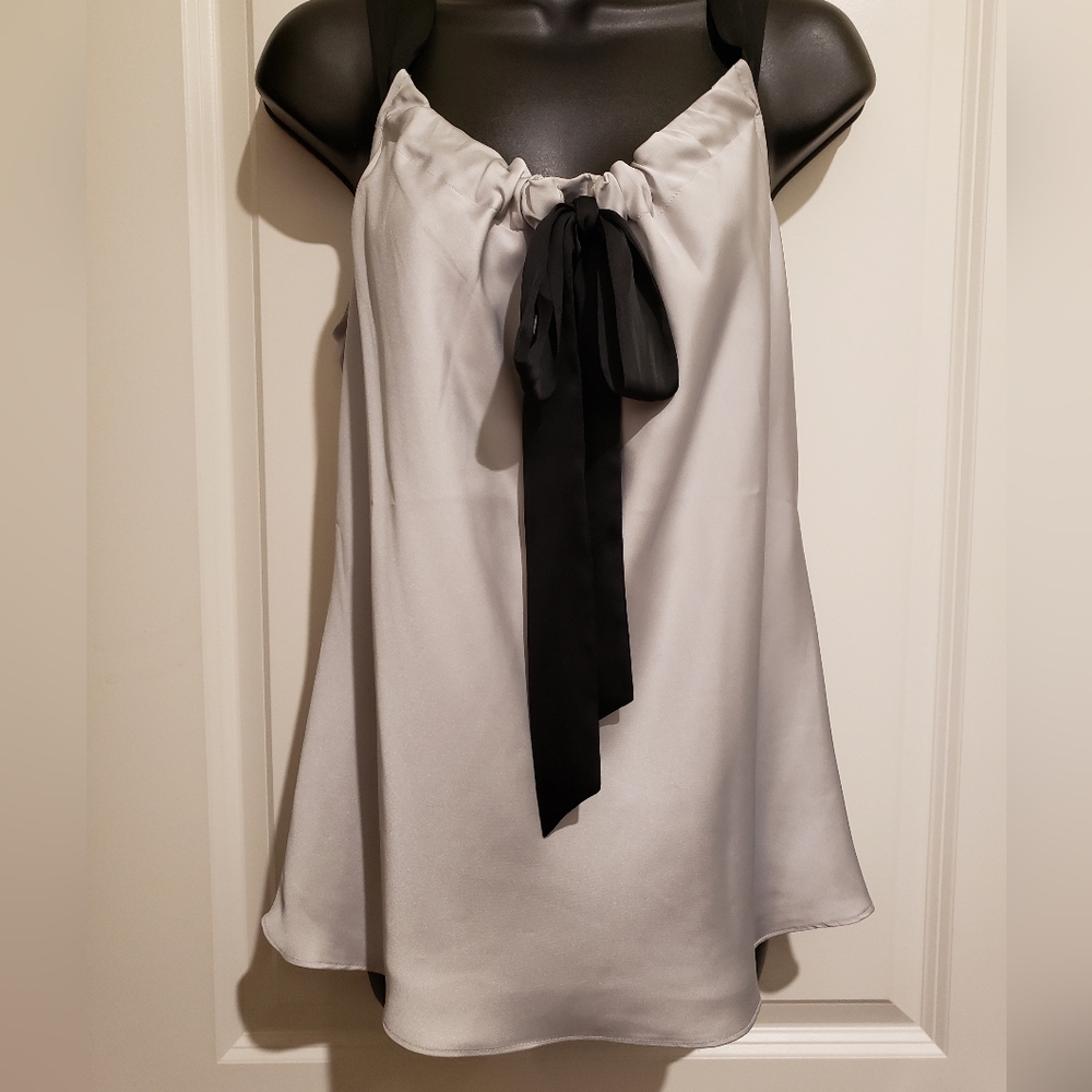 NWT Ann Taylor LOFT silver/black lined camisole top. Sz 8